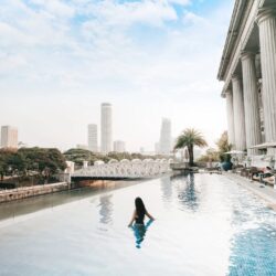 Womain In Pool With City View - Fullerton Hotel, Singapore